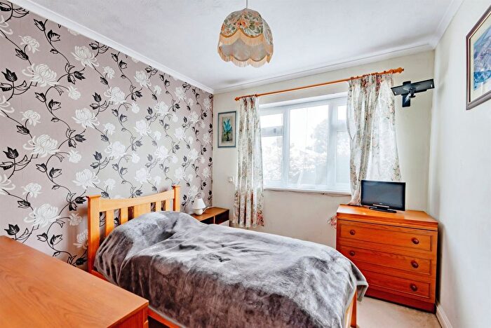 2 Bedroom Detached Bungalow For Sale In Charlotte Grove, Smallfield, Horley, RH6