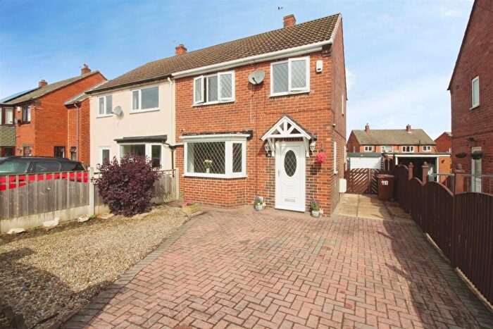 3 Bedroom Semi-Detached House For Sale In Wakefield Road, Swillington, Leeds, LS26