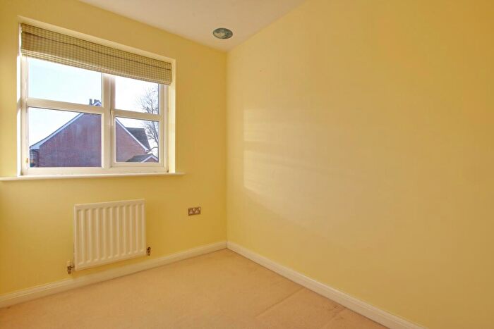 3 Bedroom End Of Terrace House For Sale In Knowle Avenue, Knowle Village, PO17