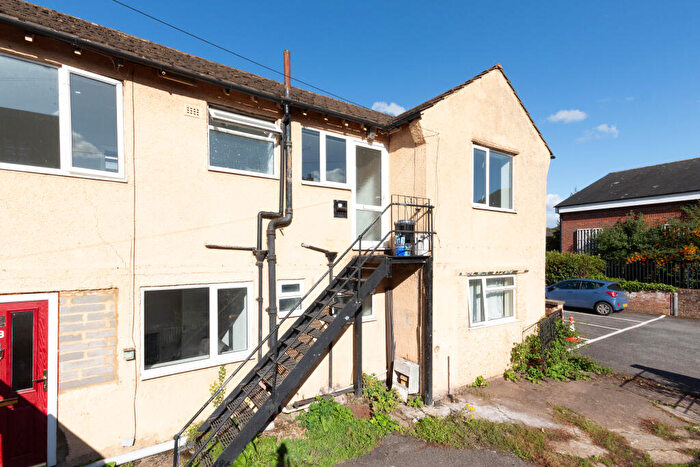 2 Bedroom Flat To Rent In Lower Kings Road, Berkhamsted, Hertfordshire, HP4