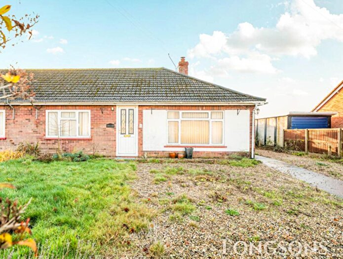 2 Bedroom Semi-Detached Bungalow For Sale In Bishoptyne Avenue, Dereham, NR19