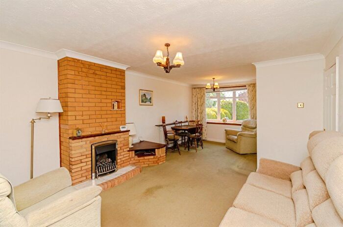 2 Bedroom Semi-Detached Bungalow For Sale In Belmont Avenue, Cannock, WS11