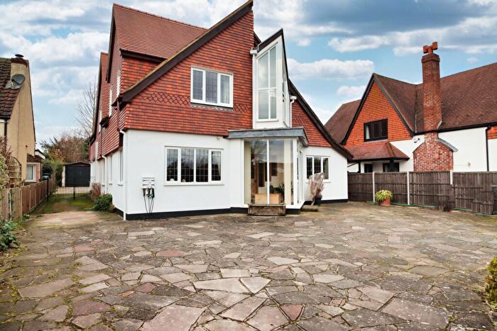 4 Bedroom Detached House For Sale In Birchwood Road, Dartford, DA2