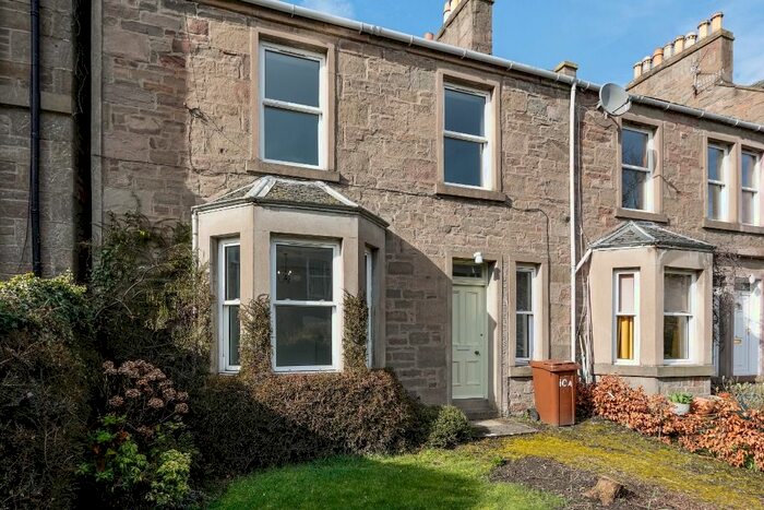 4 Bedroom Semi-Detached House To Rent In Sommerville Place East, Dundee, DD3