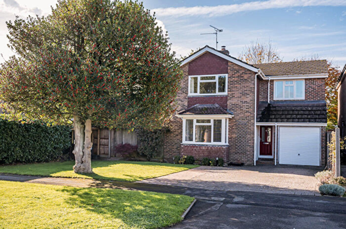 4 Bedroom Detached House For Sale In Complins, Holybourne, Alton, Hampshire, GU34