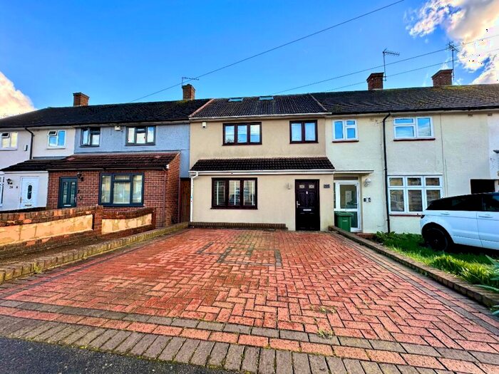 3 Bedroom Terraced House To Rent In Cricklade Avenue, Romford, RM3