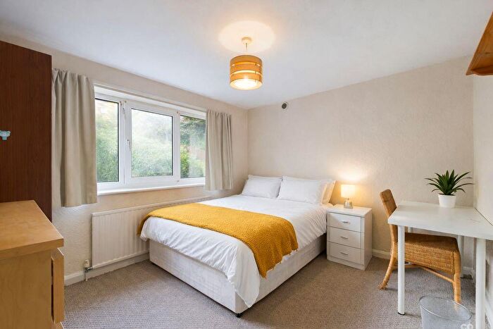 4 Bedroom Semi-Detached House To Rent In Isfield Road, Brighton, BN1