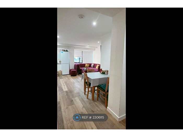 2 Bedroom Flat To Rent In Surrey House, Croydon, CR0