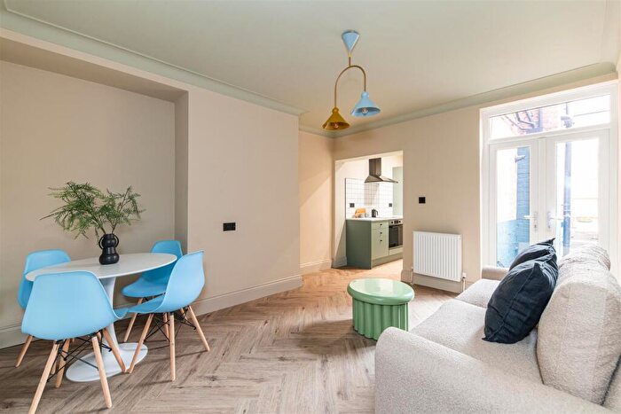 2 Bedroom Flat To Rent In Brandon Grove, Sandyford, Newcastle Upon Tyne, NE2