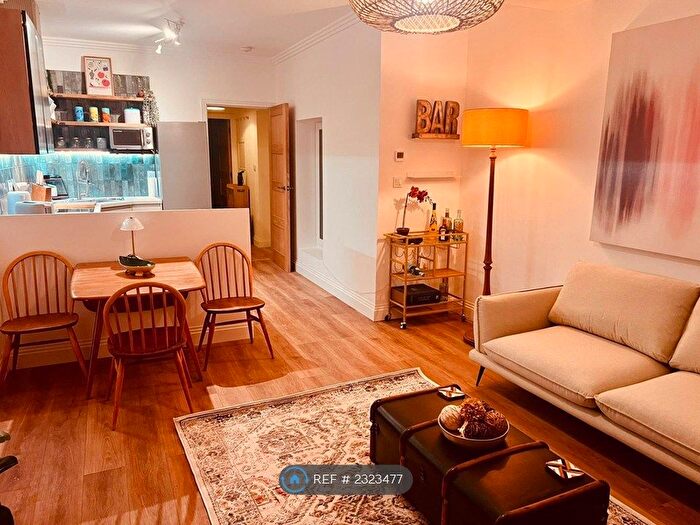 2 Bedroom End Terrace House To Rent In Middle Way, London, SW16