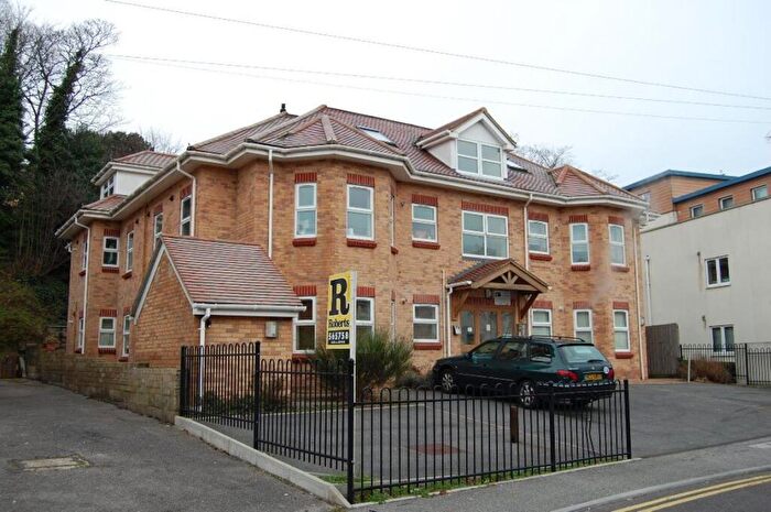 1 Bedroom Flat To Rent In Spacious One Bedroom, Town Centre (), P05