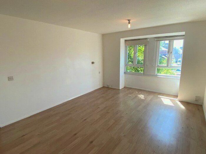 3 Bedroom Flat To Rent In Queens Road, Croydon, CR0