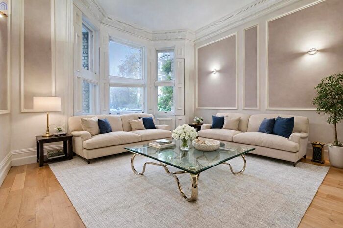 2 Bedroom Flat For Sale In Wetherby Gardens, Kensington, SW5