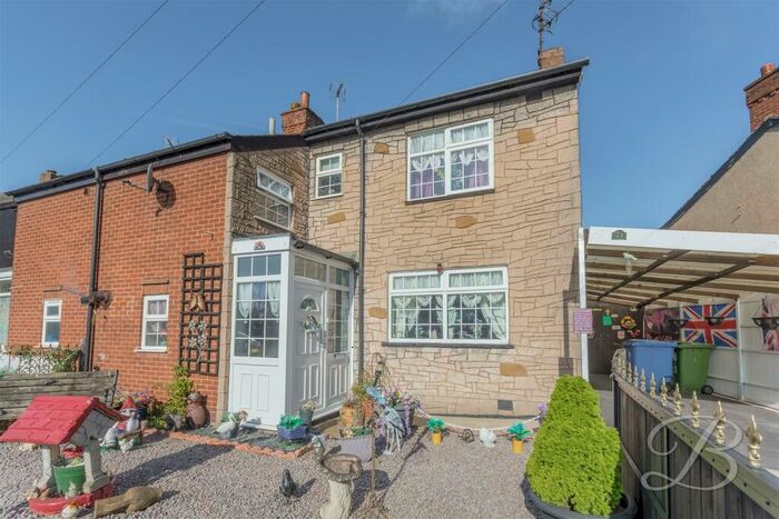 3 Bedroom Semi-Detached House For Sale In Hatfield Avenue, Meden Vale, Mansfield, NG20