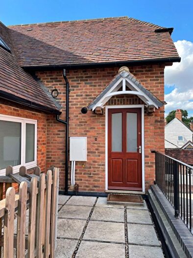 1 Bedroom Flat To Rent In High Street, Staplehurst, Tonbridge, TN12