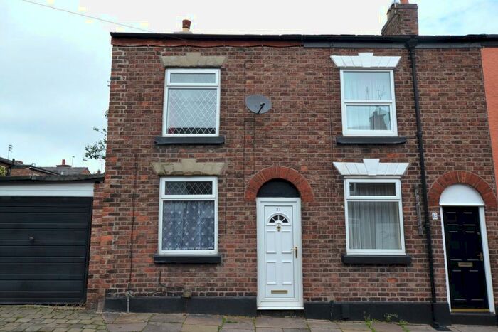 2 Bedroom End Of Terrace House To Rent In John Street, Macclesfield, SK11