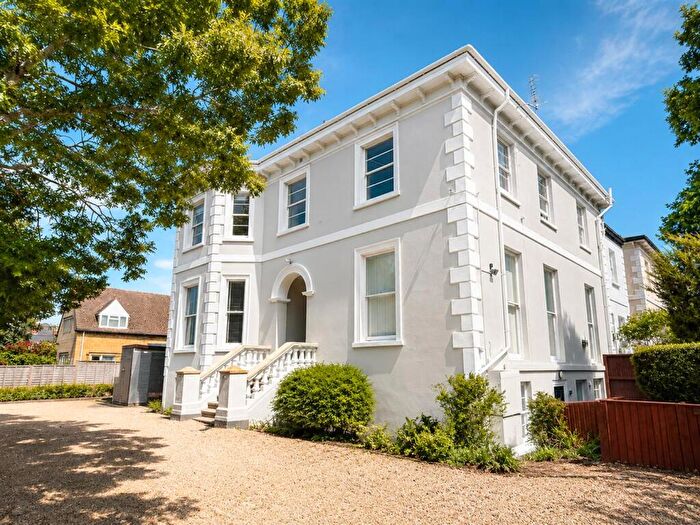 2 Bedroom Flat To Rent In Battledown Approach, Cheltenham, GL52