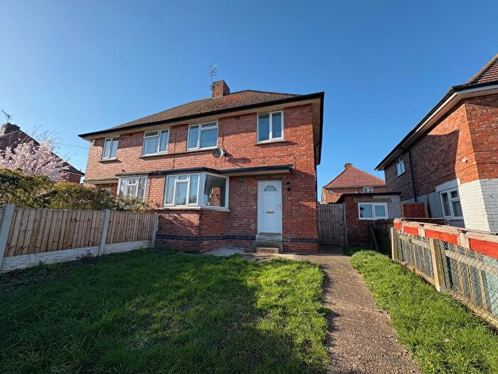 3 Bedroom Semi Detached House To Rent In Lathkill Avenue, Ilkeston, DE7