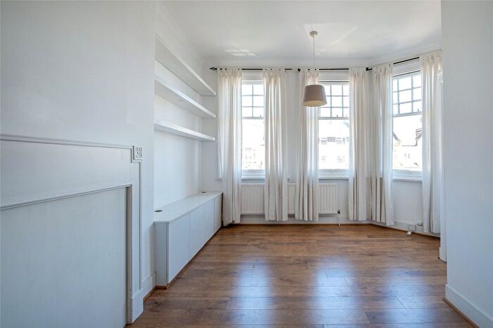 1 Bedroom Flat To Rent In Conyers Road, Streatham, London, SW16
