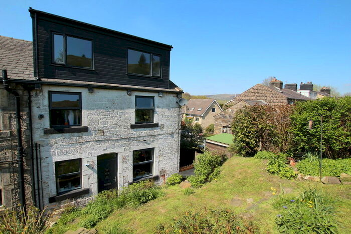 3 Bedroom End Of Terrace House To Rent In Back Lumbutts Road, Walsden, Todmorden, OL14