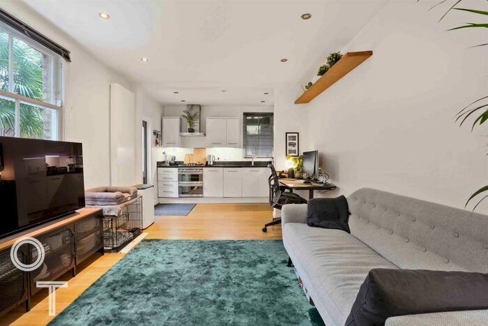 2 Bedroom Flat To Rent In Mercers Road, N19