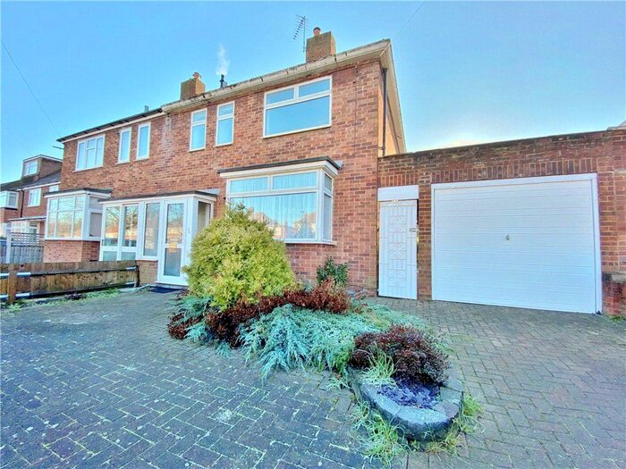 3 Bedroom Semi-Detached House To Rent In Arnold Crescent, Isleworth, TW7