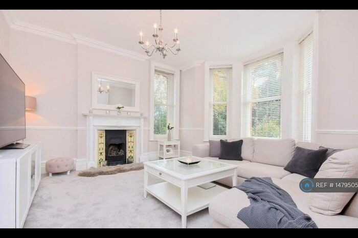 2 Bedroom Flat To Rent In Chester House, Bournemouth, BH2