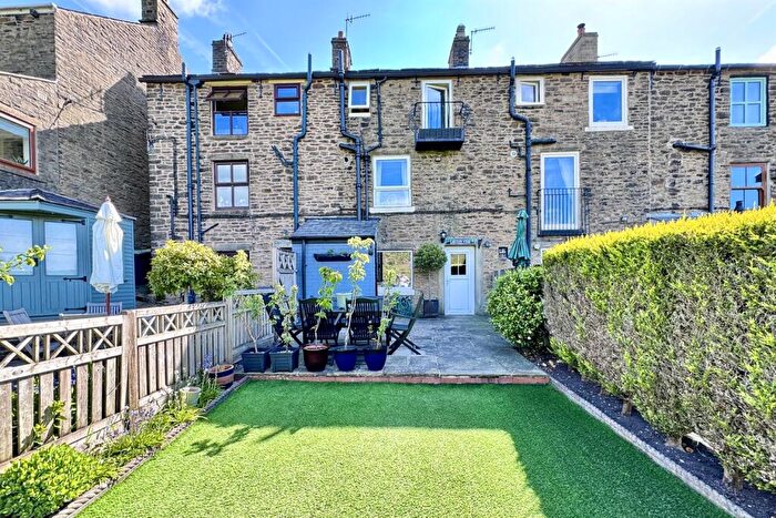 2 Bedroom Terraced House For Sale In Glossop Road, Little Hayfield, High Peak, SK22