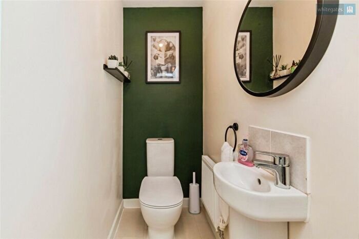 4 Bedroom Detached House For Sale In Reaseheath Way, Henhull, Nantwich, Cheshire, CW5 - Photo 9