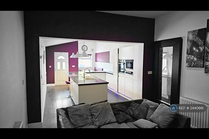 4 Bedroom Semi-Detached House To Rent In Kimberley Villa, Doncaster, DN7