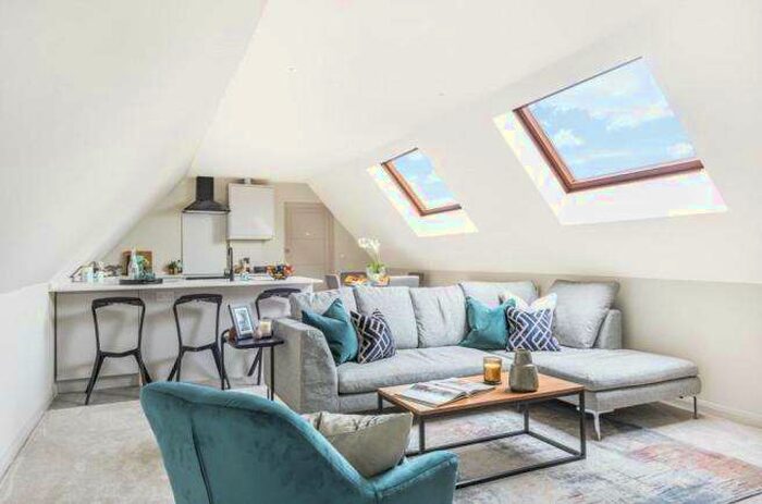 2 Bedroom Apartment To Rent In Ripley Village, GU23