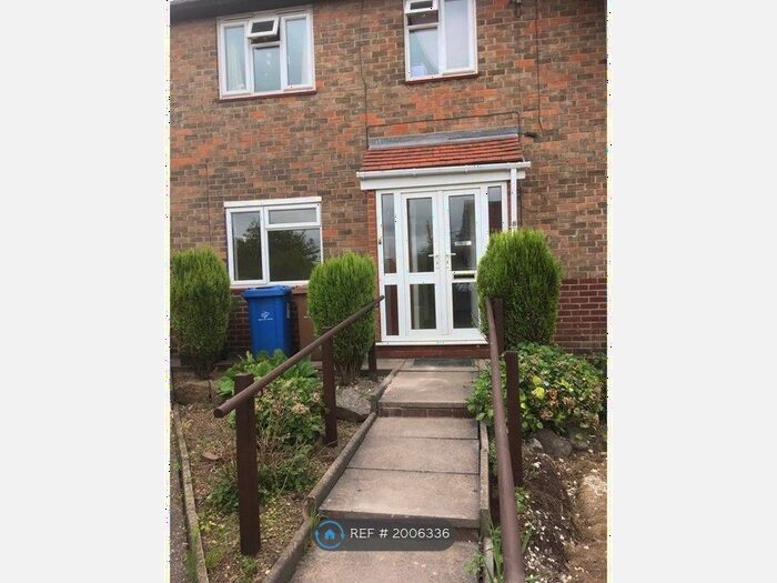 2 Bedroom Flat To Rent In Namur Close, Derby, DE22