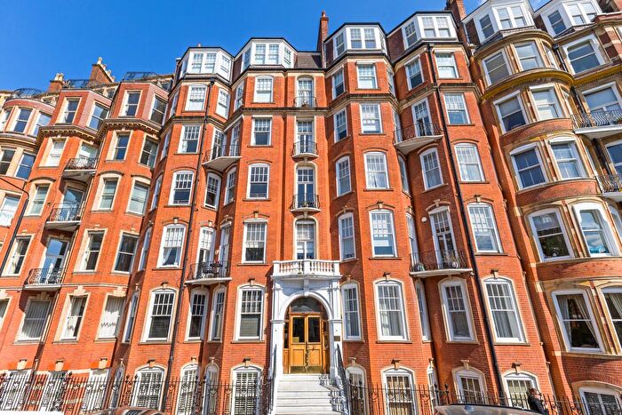 3 Bedroom Flat For Sale In Marloes Road, London, W8