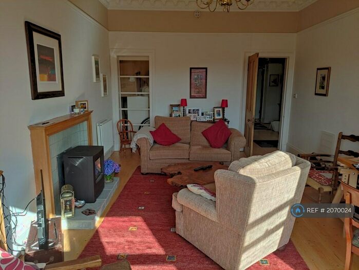 2 Bedroom Flat To Rent In Lauderdale Street, Edinburgh, EH9