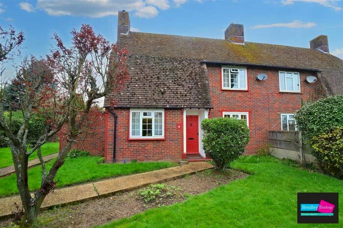 3 Bedroom Semi-Detached House For Sale In Seaton Cottages, Pilgrims Way, Boughton Lees, Ashford, Kent, TN25