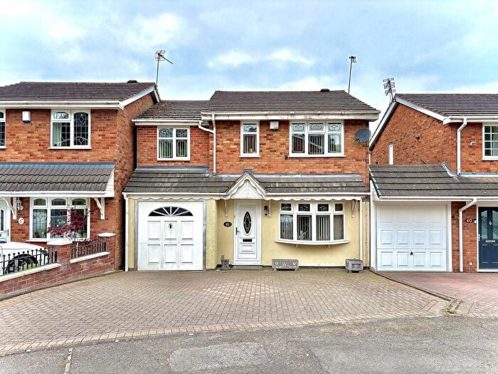3 Bedroom Detached House For Sale In Cowley Drive, Milking Bank, DY1