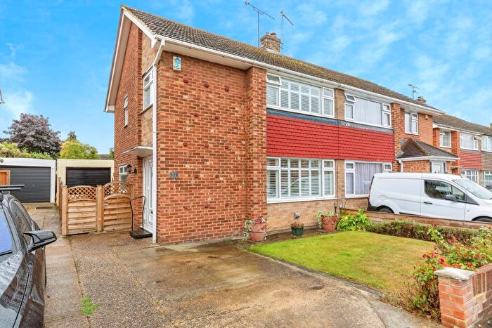 3 Bedroom Semi-Detached House For Sale In Imperial Drive, Gravesend, Kent, DA12