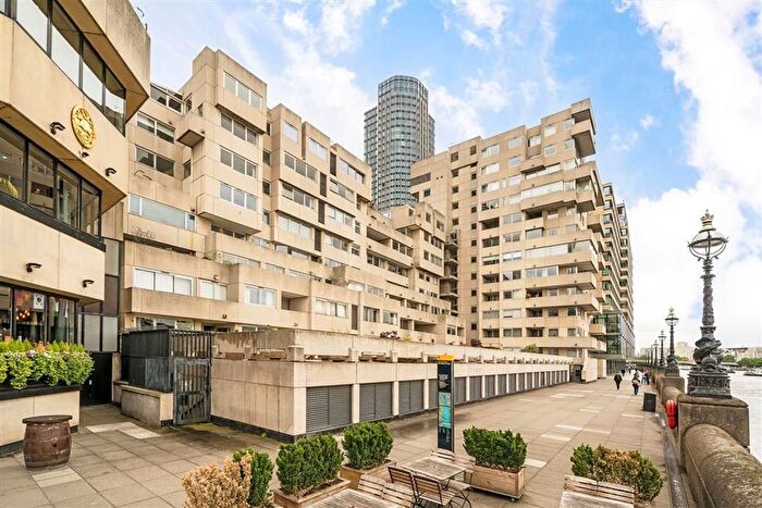 1 Bedroom Flat For Sale In Upper Ground, Southwark, SE1