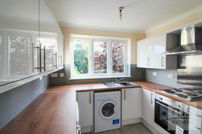 2 Bedroom Flat To Rent In Lenton Manor, Lenton, Nottingham, NG7