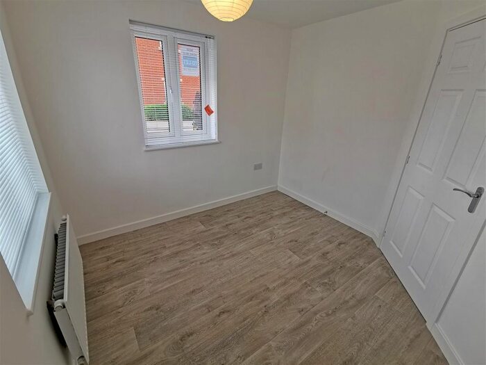 3 Bedroom Semi-Detached House To Rent In Campion Way, Bridgwater, TA5