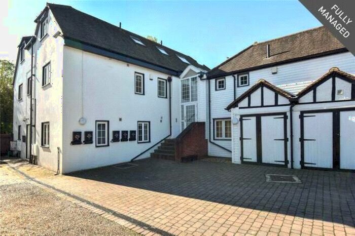 3 Bedroom Maisonette To Rent In Ray Mill Inn, Boulters Lock Island, Maidenhead, Berkshire, SL6