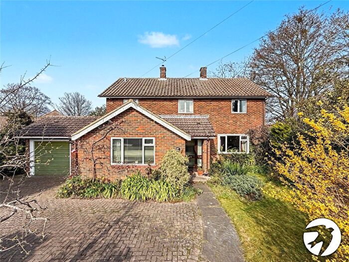 3 Bedroom Detached House For Sale In Brenchley Road, Sittingbourne, Kent, ME10