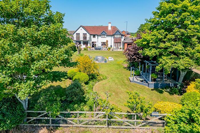 4 Bedroom Detached House For Sale In Woodwynd, Tower Hill, Bidford-On-Avon, B50