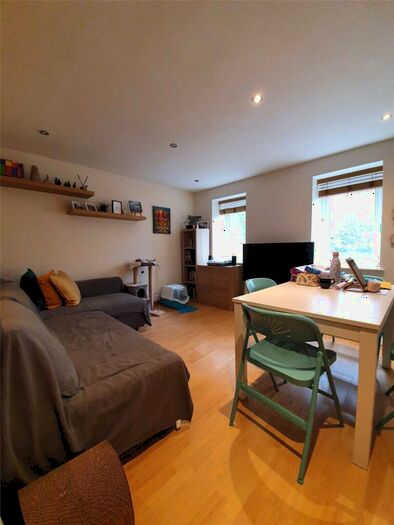 2 Bedroom Apartment To Rent In Lucknow Road, Nottingham, NG3