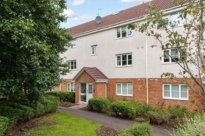 2 Bedroom Flat For Sale In Stirrat Crescent, Paisley, Renfrewshire, PA3