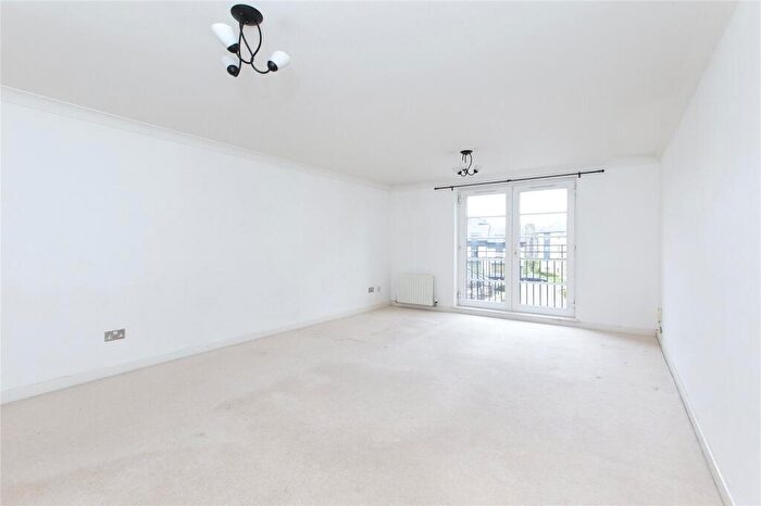 2 Bedroom Flat To Rent In Powderhall Rigg, Edinburgh, EH7