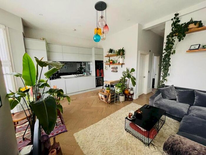 2 Bedroom Flat To Rent In York Grove, London, SE15