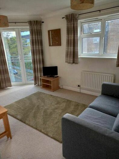 2 Bedroom Flat To Rent In Kennings Way, Kennington, London, SE11