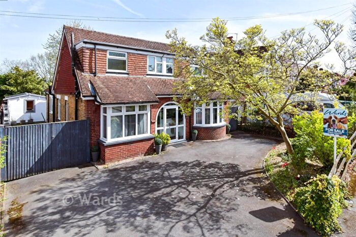 4 Bedroom Detached House For Sale In Marion Crescent, Maidstone, Kent, ME15