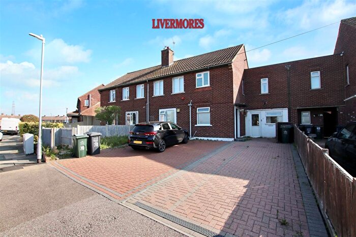 1 Bedroom Maisonette For Sale In Wellcome Avenue, Dartford, DA1